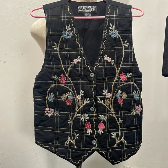 Jackets & Blazers - vintage black embroidered vest size medium